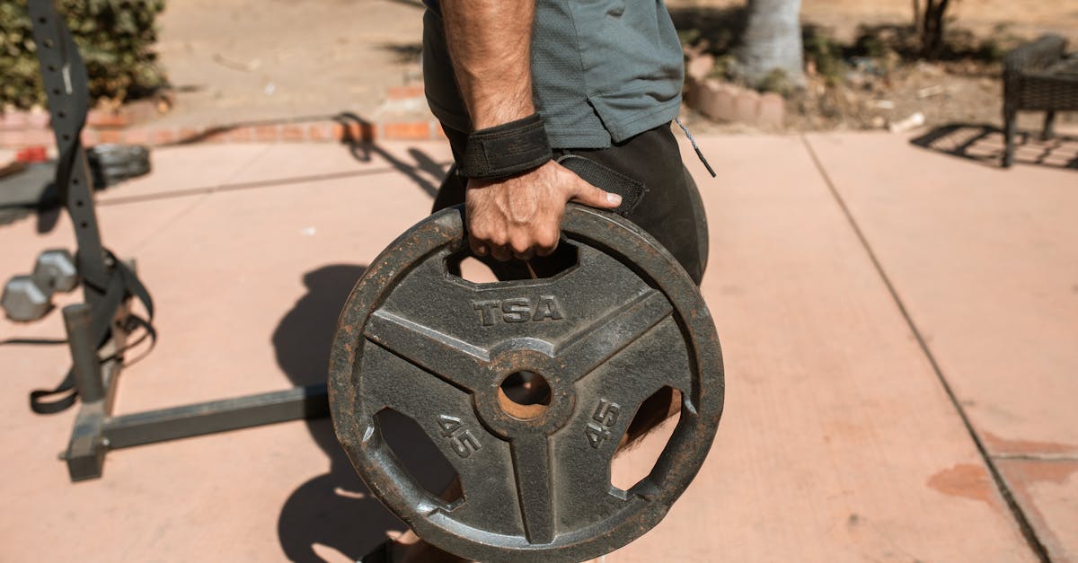 Ecdysterone Benefits: Who Actually Benefits — and Who Should Skip It