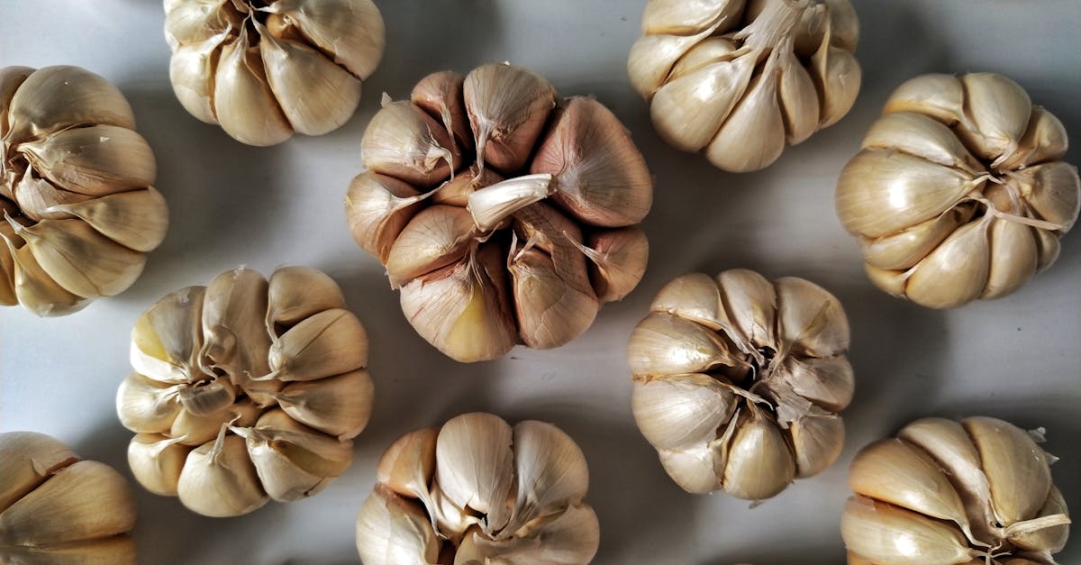 Garlic Allicin Benefits: Who Actually Benefits — and Who Should Skip It